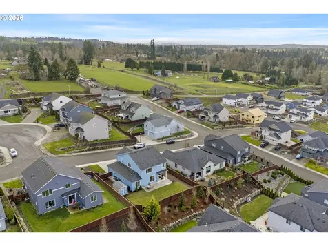 676 E White Oak Avenue La Center WA 98629