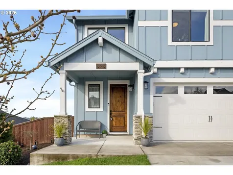 676 E White Oak Avenue La Center WA 98629