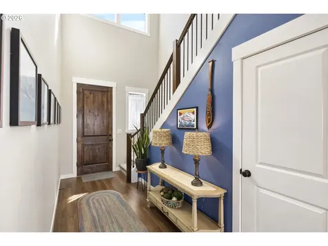 676 E White Oak Avenue La Center WA 98629