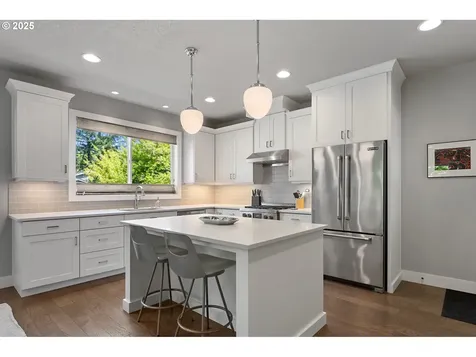 7208 SW 28th Avenue Portland OR 97219
