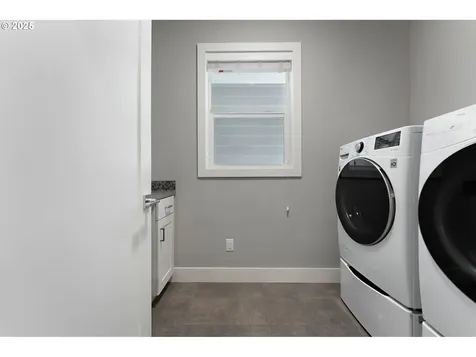 7208 SW 28th Avenue Portland OR 97219