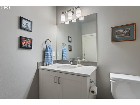 7208 SW 28th Avenue Portland OR 97219