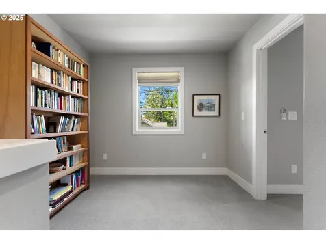 7208 SW 28th Avenue Portland OR 97219