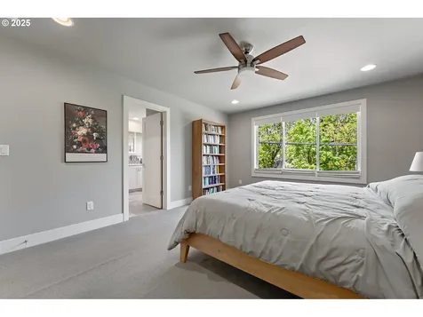 7208 SW 28th Avenue Portland OR 97219