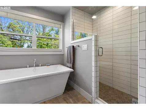 7208 SW 28th Avenue Portland OR 97219