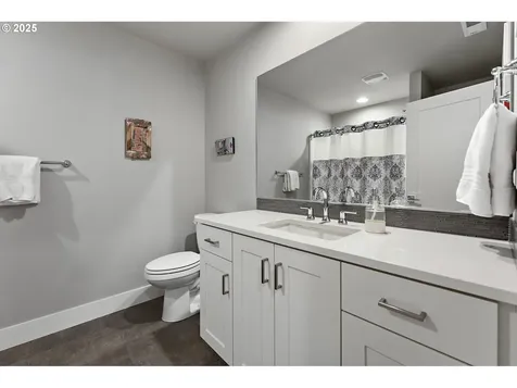 7208 SW 28th Avenue Portland OR 97219