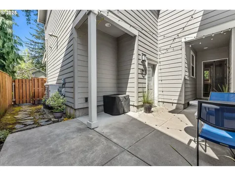 7208 SW 28th Avenue Portland OR 97219