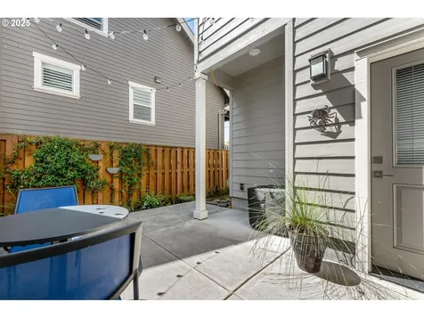 7208 SW 28th Avenue Portland OR 97219