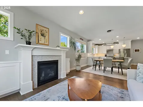 7208 SW 28th Avenue Portland OR 97219