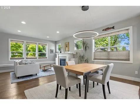 7208 SW 28th Avenue Portland OR 97219