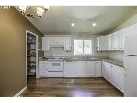 714 N Santiam Highway Gates OR 97346