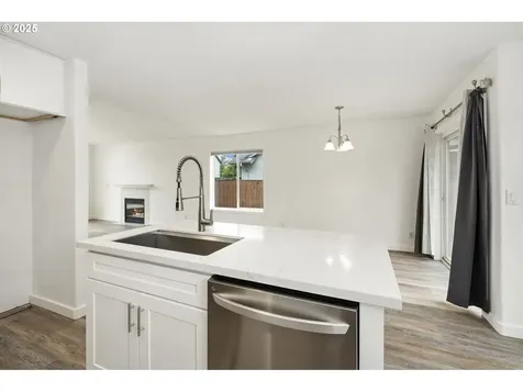 2515 Roanoke Street Woodburn OR 97071