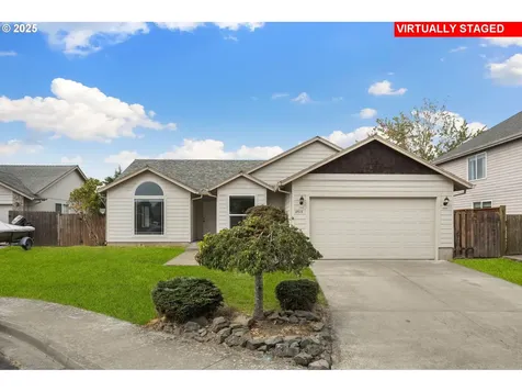 2515 Roanoke Street Woodburn OR 97071