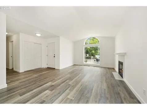2515 Roanoke Street Woodburn OR 97071