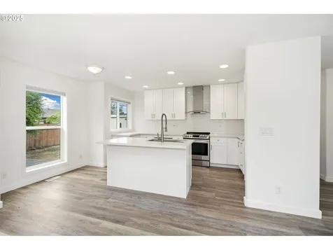 2515 Roanoke Street Woodburn OR 97071
