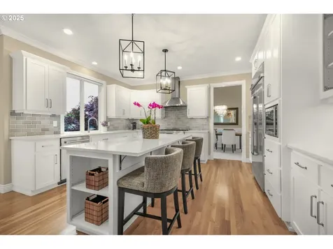 14082 NW Lakeview Drive Portland OR 97229