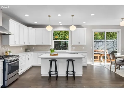 11530 SW 61st Avenue Portland OR 97219