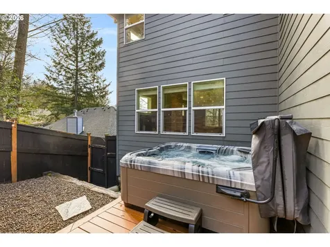 11530 SW 61st Avenue Portland OR 97219