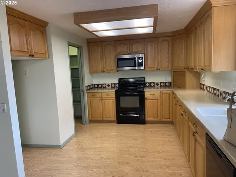 7115 SW 173rd Avenue Beaverton OR 97007