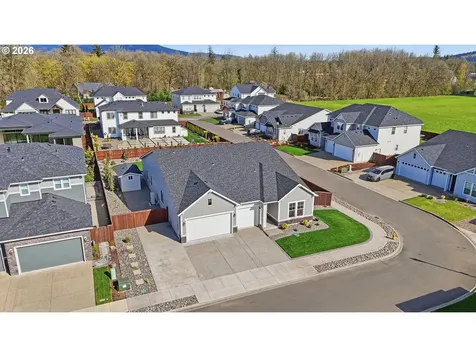 8609 NE 182nd Place Vancouver WA 98682
