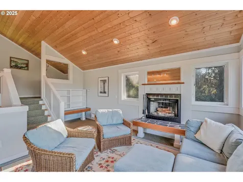 333 Vosburg Street Wheeler OR 97147