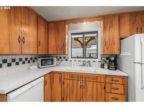 4485 Avalon Street Eugene OR 97402