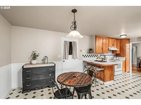 4485 Avalon Street Eugene OR 97402