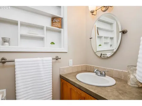 4485 Avalon Street Eugene OR 97402