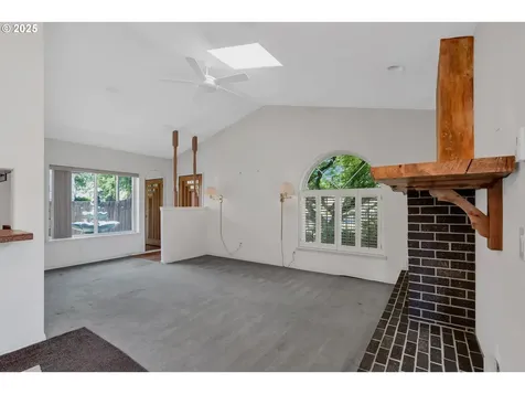 6404 N Omaha Avenue Portland OR 97217