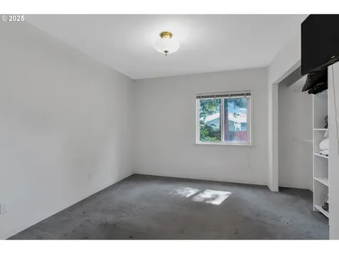 6404 N Omaha Avenue Portland OR 97217