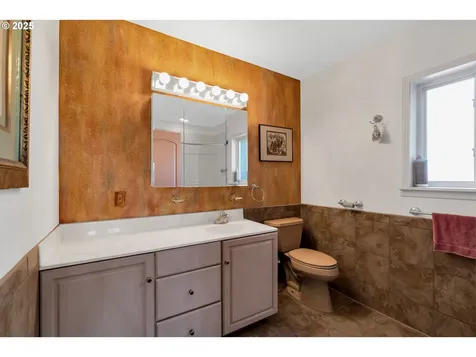 6404 N Omaha Avenue Portland OR 97217