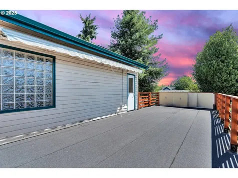6404 N Omaha Avenue Portland OR 97217