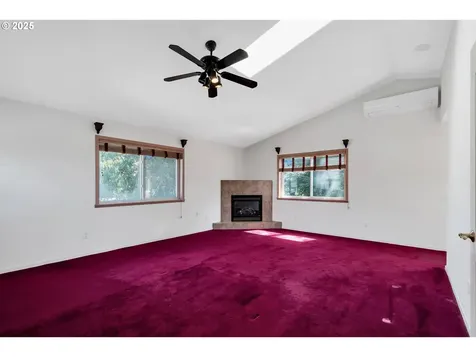 6404 N Omaha Avenue Portland OR 97217