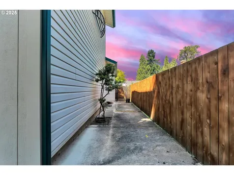6404 N Omaha Avenue Portland OR 97217