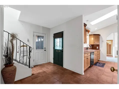 6404 N Omaha Avenue Portland OR 97217