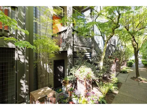 8818 SE 11th Avenue Portland OR 97202