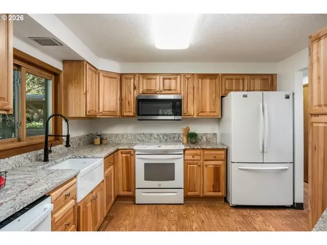 8501 SW Iroquois Drive Tualatin OR 97062