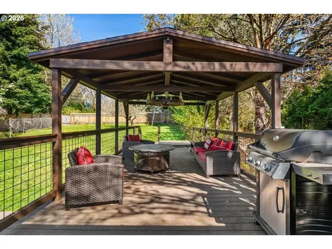 8501 SW Iroquois Drive Tualatin OR 97062