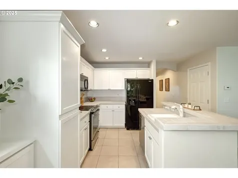555 NE Caden Avenue Hillsboro OR 97124