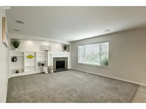 555 NE Caden Avenue Hillsboro OR 97124
