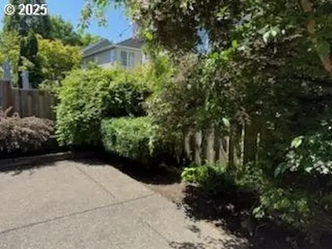 555 NE Caden Avenue Hillsboro OR 97124