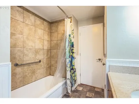2370 Fir Street North Bend OR 97459