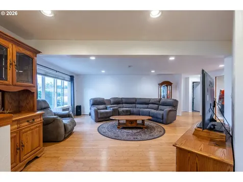 2370 Fir Street North Bend OR 97459
