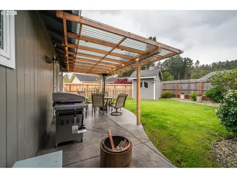 2370 Fir Street North Bend OR 97459