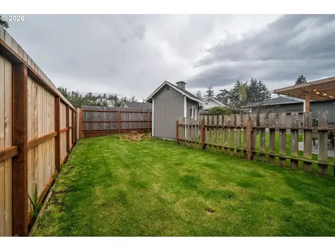 2370 Fir Street North Bend OR 97459