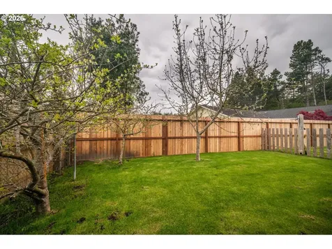 2370 Fir Street North Bend OR 97459