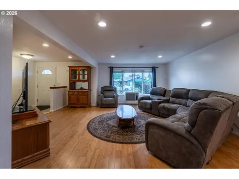2370 Fir Street North Bend OR 97459