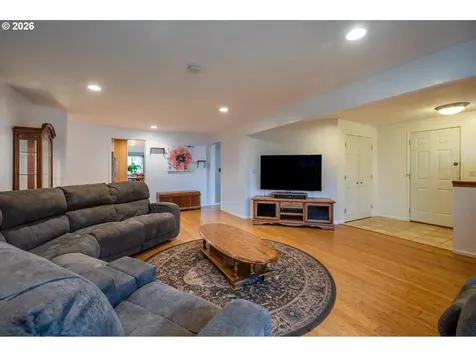 2370 Fir Street North Bend OR 97459