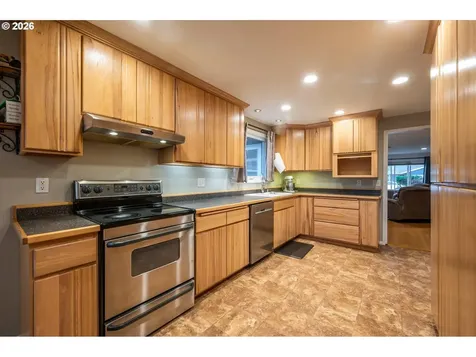2370 Fir Street North Bend OR 97459