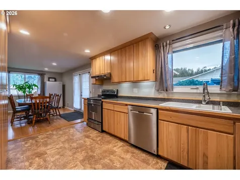2370 Fir Street North Bend OR 97459
